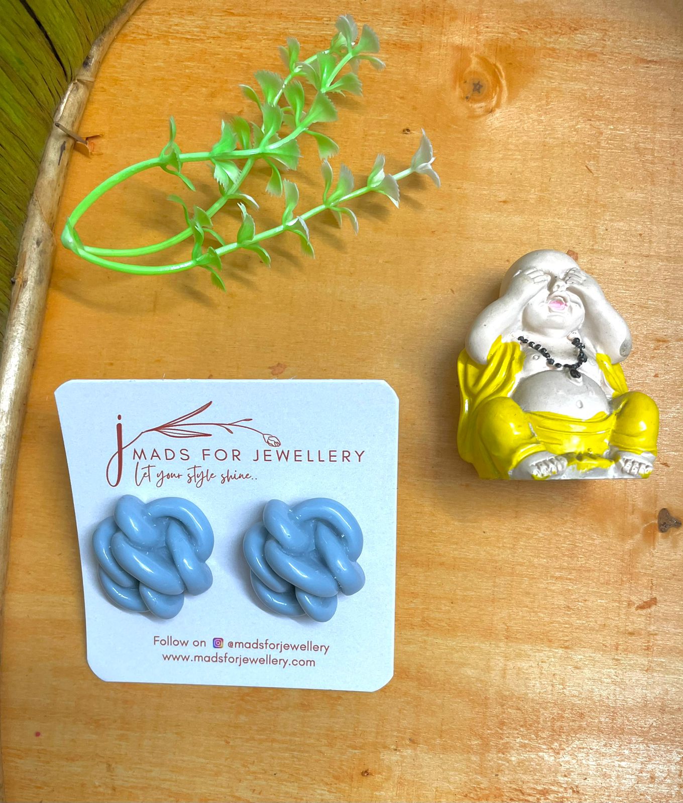 Trendy cute knot studs